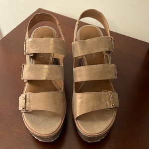 Donald Pliner Wedge Sandal. Light Bronze Size 11.